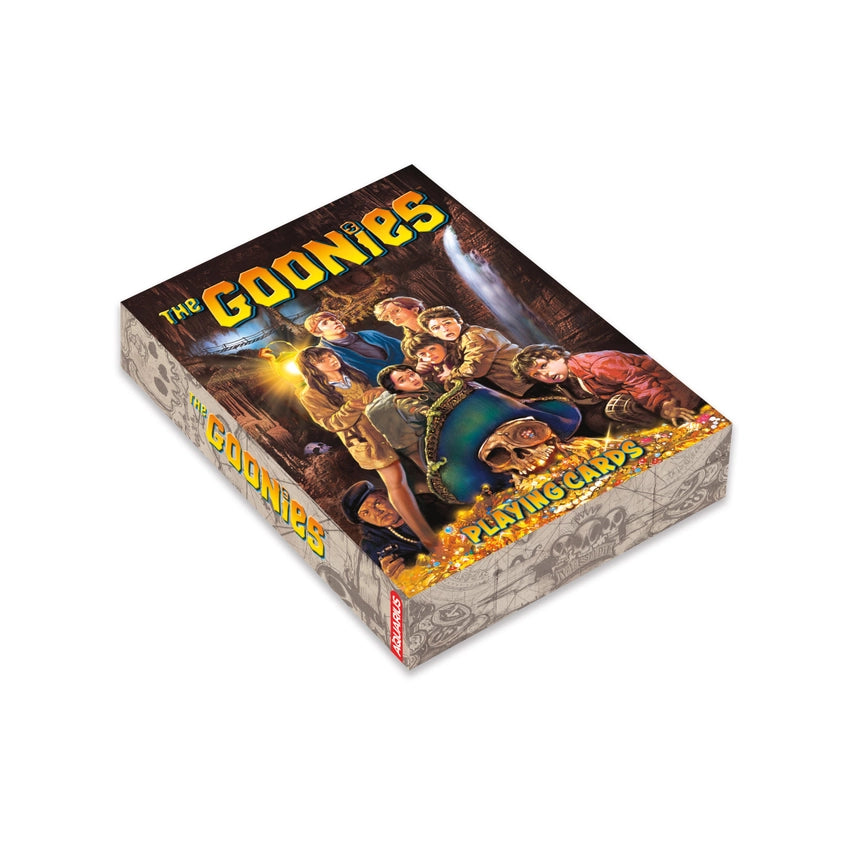 Los Goonies jugando a las cartas