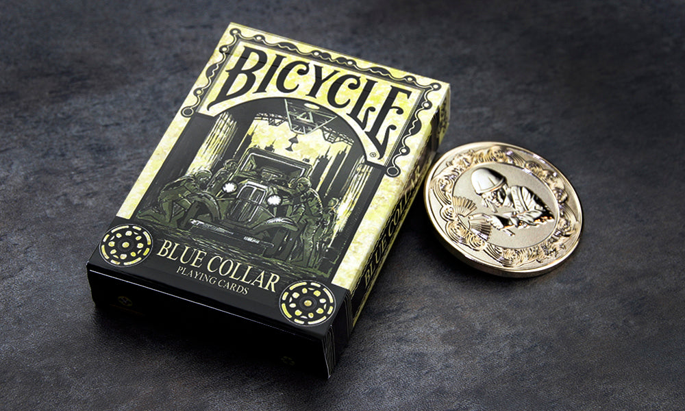 Naipes de cuello azul de bicicleta (incluye una moneda de cuello azul dorado brillante)