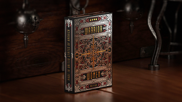 Mujeres guerreras jugando a las cartas de Headless Kings