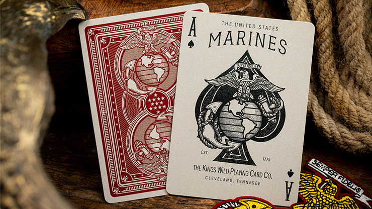 Marines jugando a las cartas de Kings Wild Project
