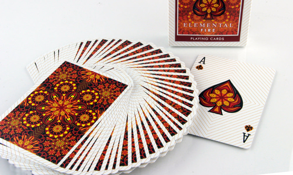 Fuego elemental de bicicleta de naipes coleccionables