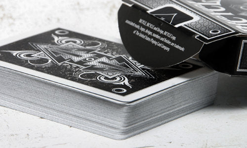 Baraja Bicycle Oblivion con errores de impresión de 1st Run (blanca) de Collectable Playing Cards