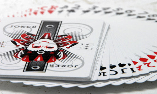 Baraja Bicycle Oblivion con errores de impresión de 1st Run (blanca) de Collectable Playing Cards