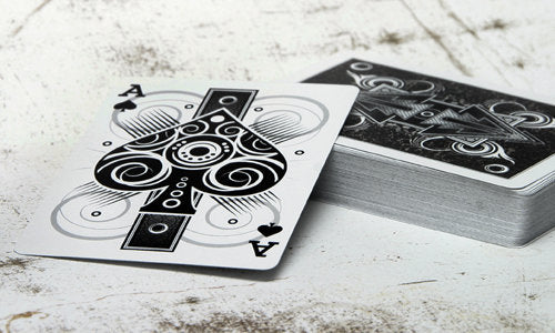 Baraja Bicycle Oblivion con errores de impresión de 1st Run (blanca) de Collectable Playing Cards