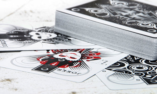 Baraja Bicycle Oblivion con errores de impresión de 1st Run (blanca) de Collectable Playing Cards
