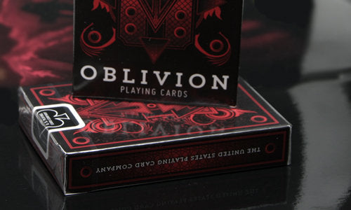 Baraja Bicycle Oblivion con errores de impresión de 1st Run (roja) de Collectable Playing Cards