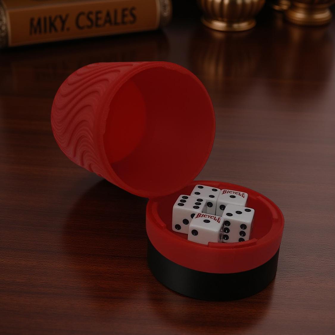 Deluxe Plastic Die Cup with Lid and 5 Bicycle Dice