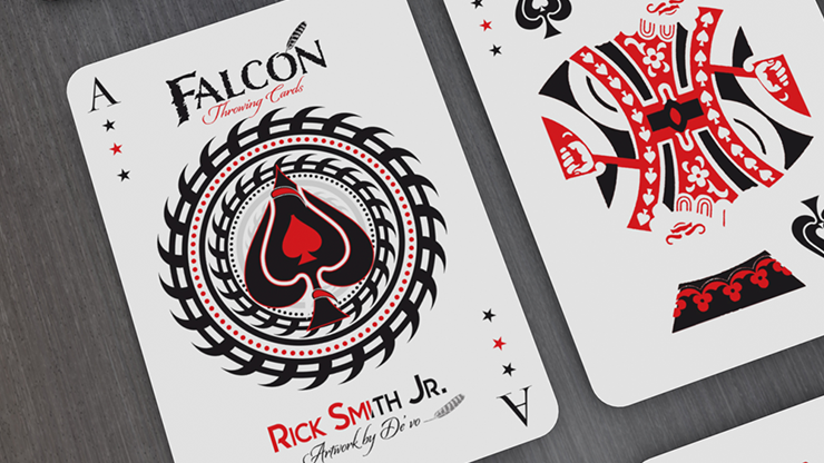 Falcon Razors lanzando cartas de Rick Smith Jr. y De'vo